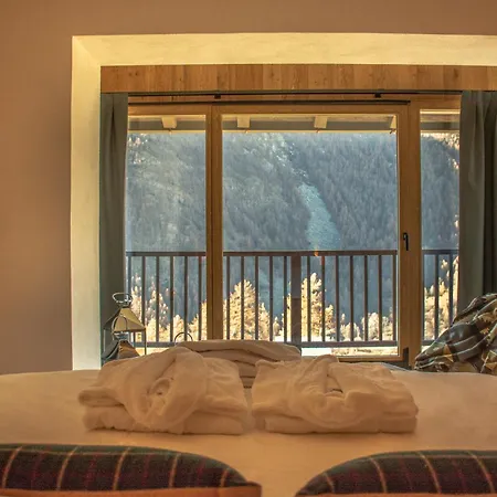 Snostorm Chalet Crépin